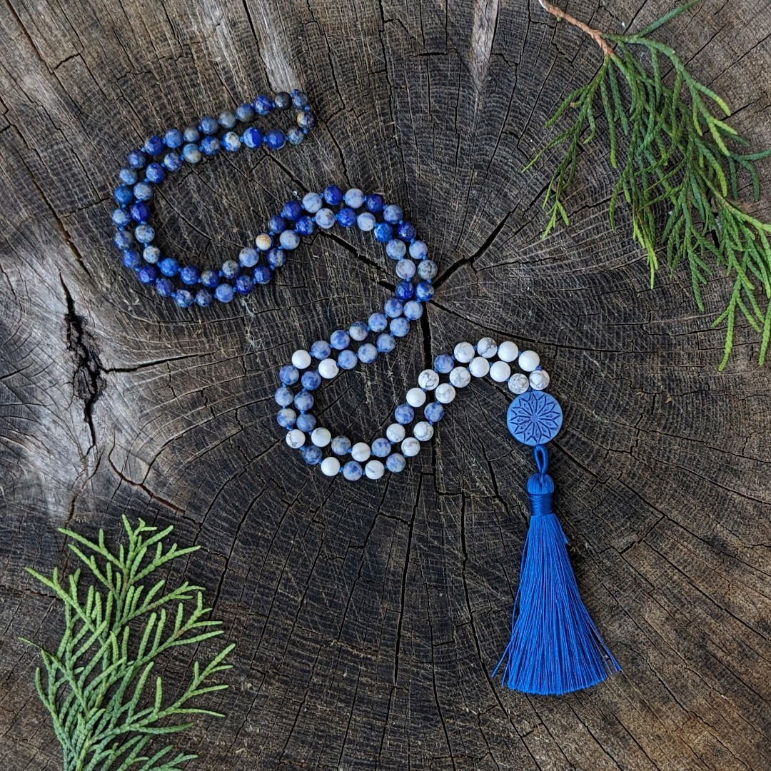 Japa mala - lapis lazuli, sodalit, howlit