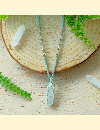 Macrame amulet ze tromlovaného minerálu křišťálu - macrame nahrdelník - křišťál